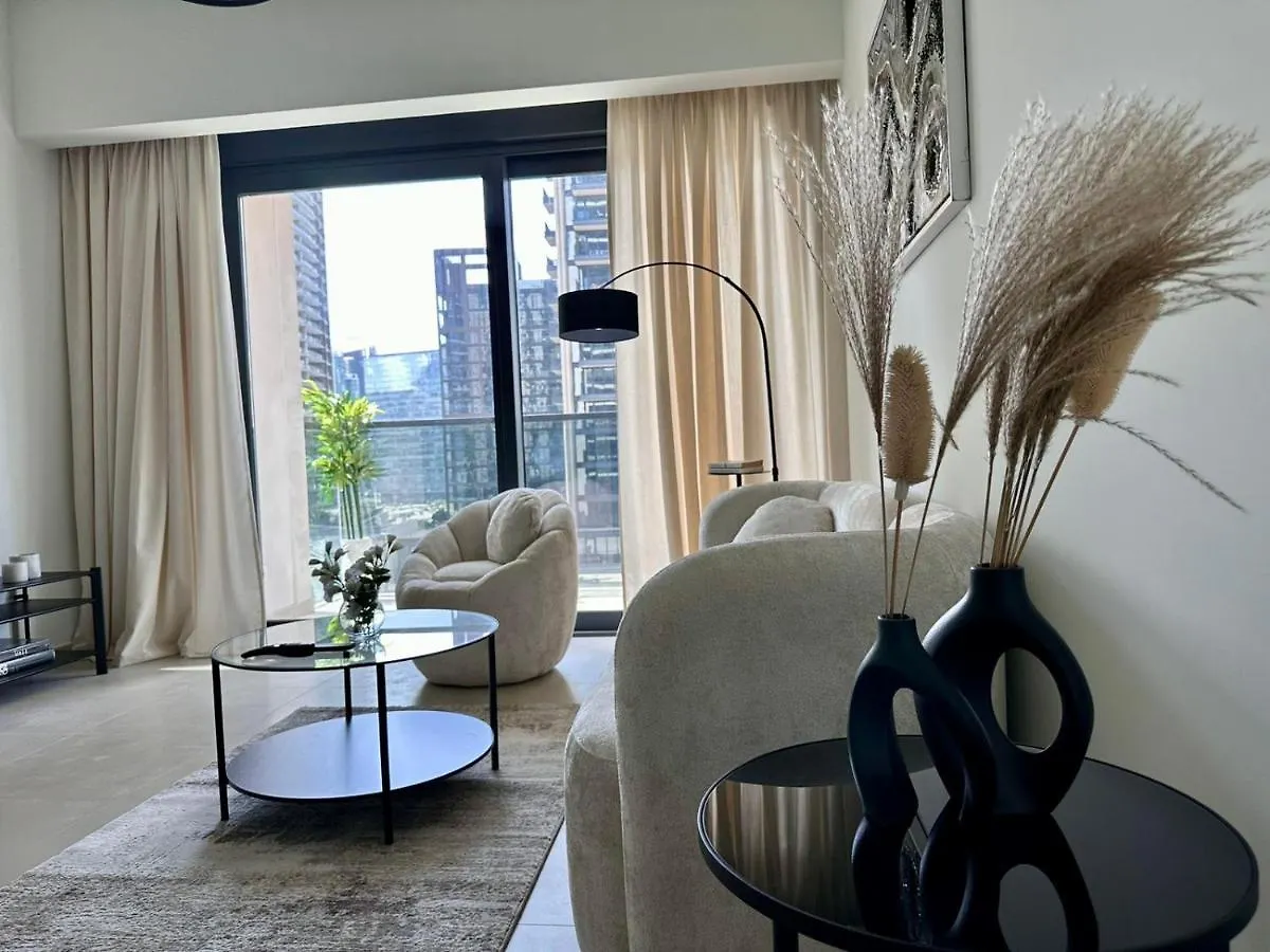 Burj Khalifa View - Modern 1Bdr Apartment Dubai